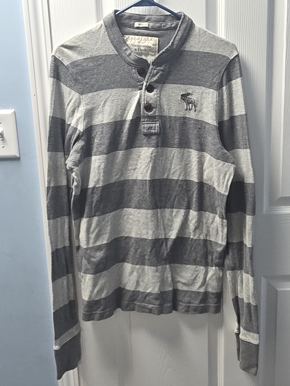 Abercrombie & Fitch Men's Gray Striped Henley Shirt